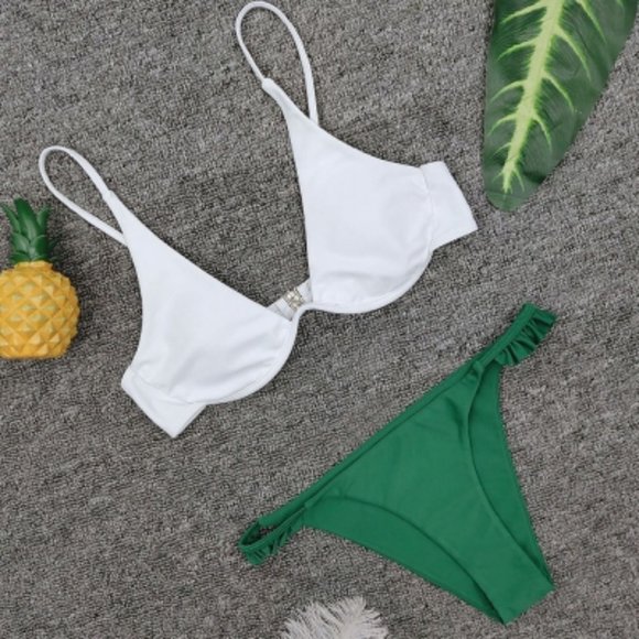 Outdoor Hot Spring Padded Ruffled Bottom Swimsuit - Picture 2 of 6